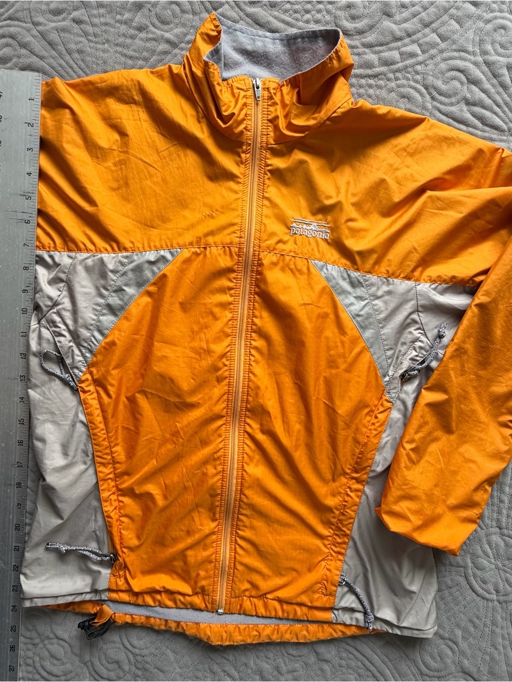 Patagonia Women’s Small Orange Gray Lightweight Full Zip Windbreaker Jacket S